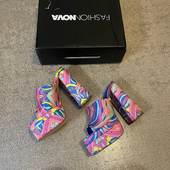 Fashion Nova Shoes - Groovy Mule Platform Heels ☮️ - Women's Size 9